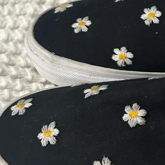 NWOT! VANS Floral Plaid Slip-on Sneakers. Size 8.5 - Picture 6 of 8